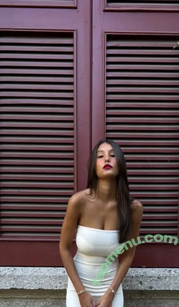 Vittoria nude photo #0243 (_viu__ / vittorialazzari)