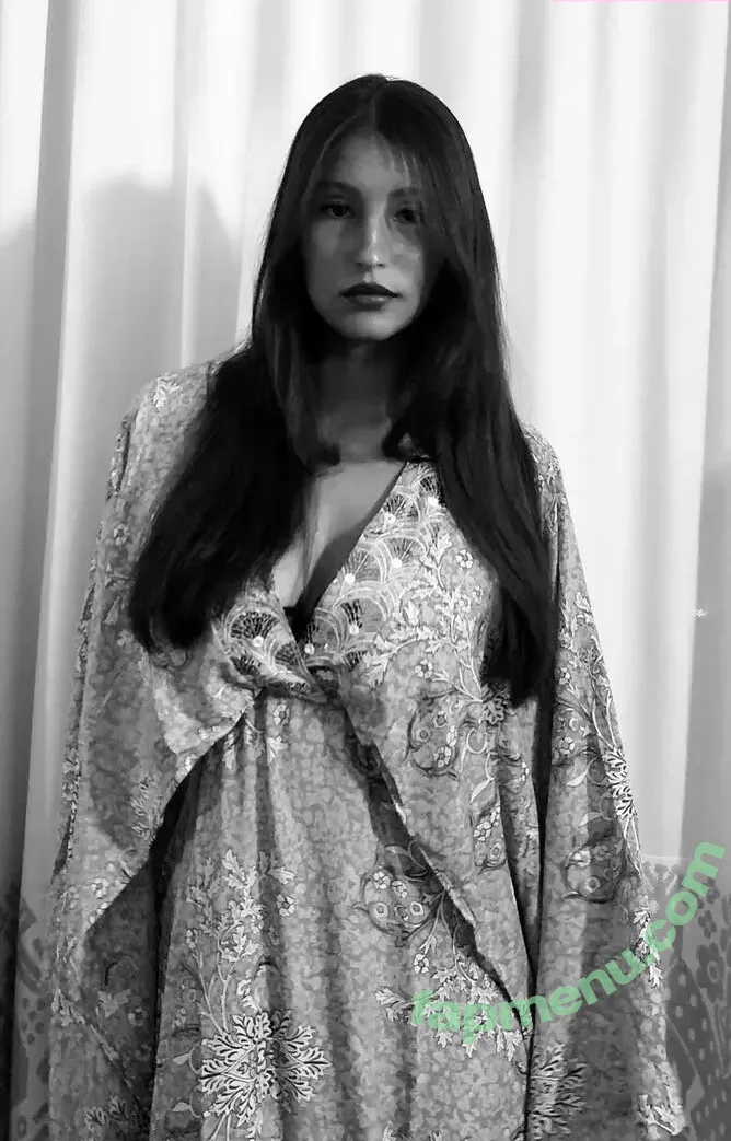 Vittoria nude photo #0245 (_viu__ / vittorialazzari)