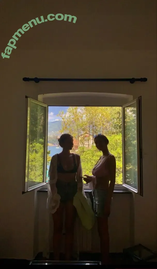 Vittoria nude photo #0274 (_viu__ / vittorialazzari)