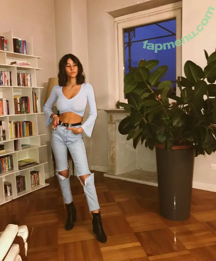 Vittoria nude photo #0285 (_viu__ / vittorialazzari)
