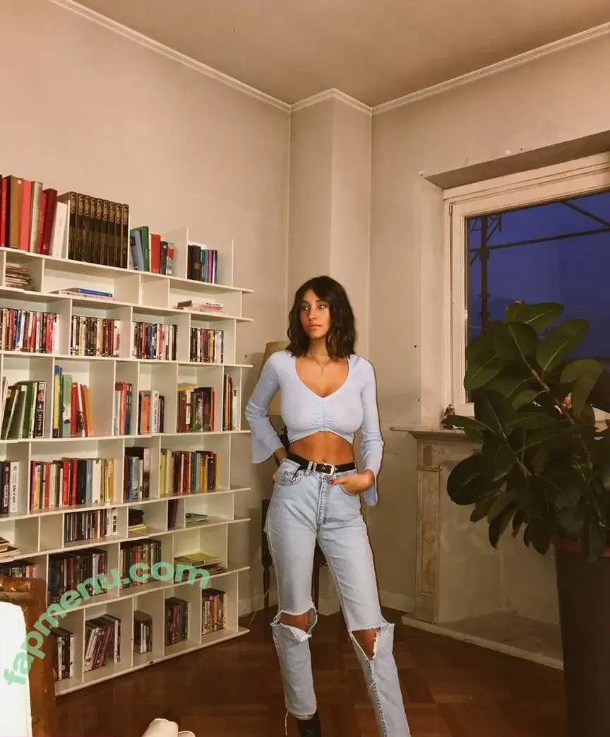 Vittoria nude photo #0287 (_viu__ / vittorialazzari)