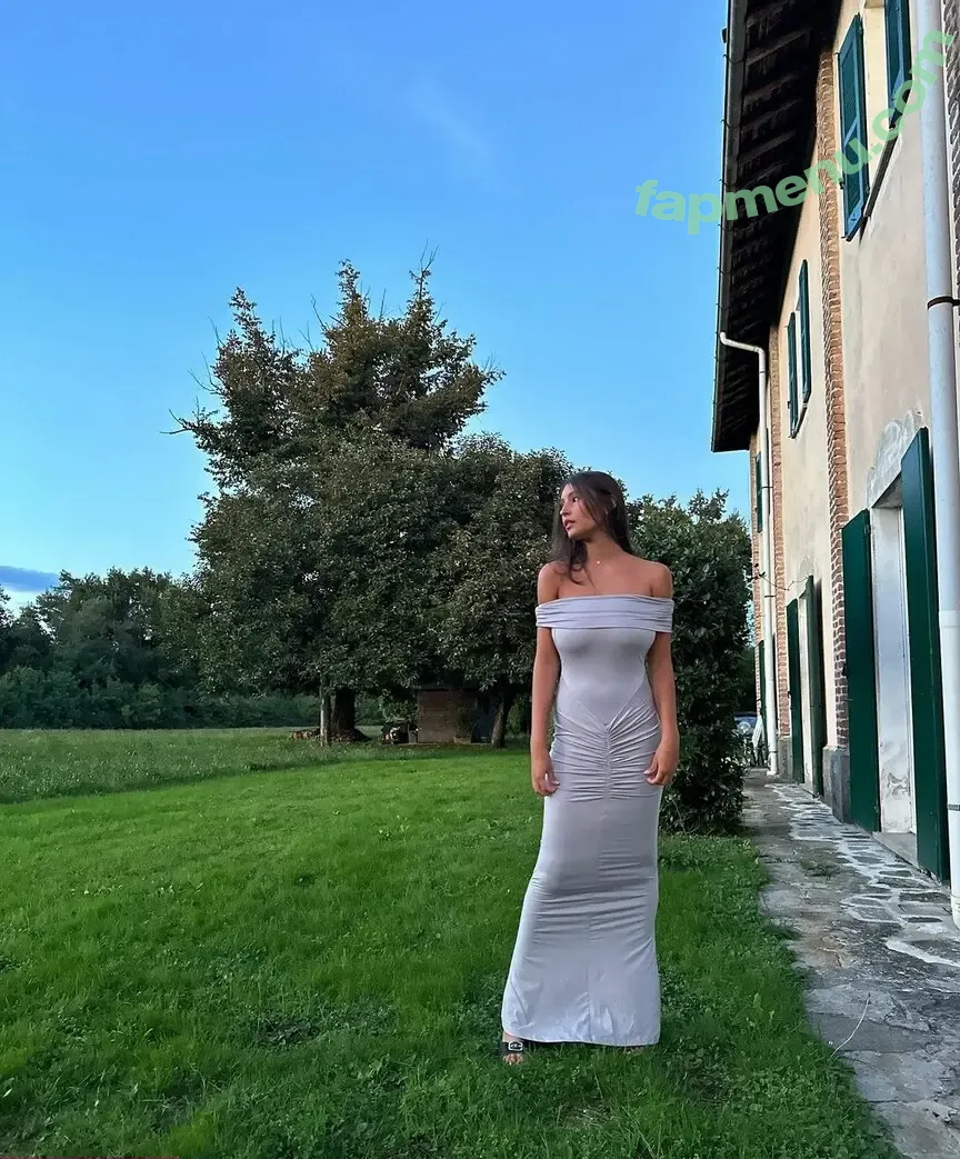 Vittoria nude photo #0295 (_viu__ / vittorialazzari)