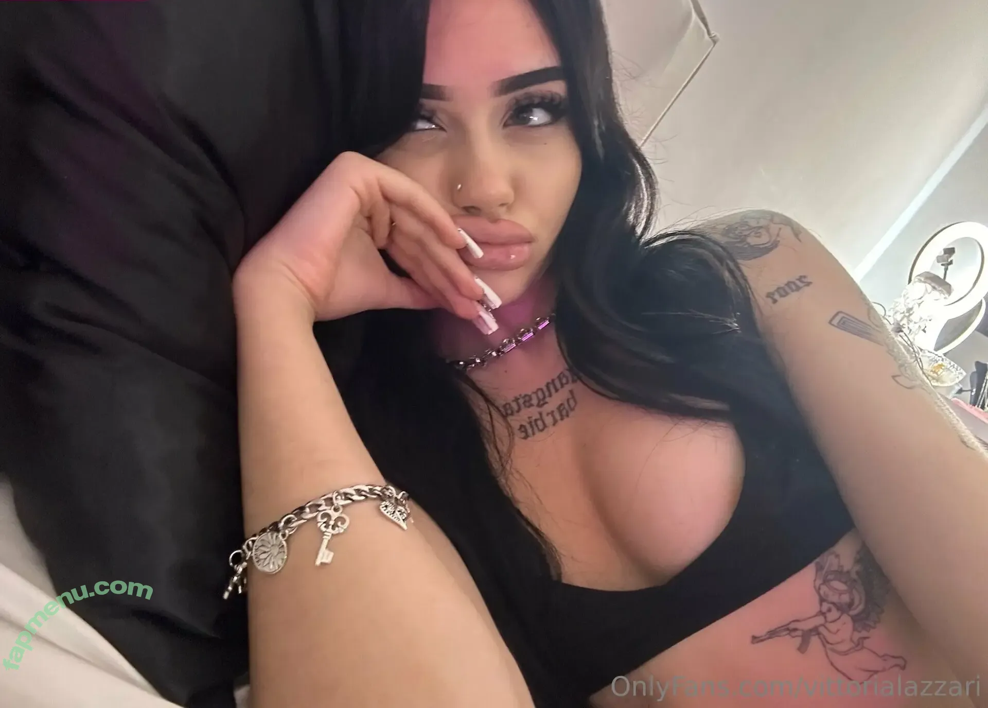 vittorialazzari nude photo #0005 (vittoria_lazzariii)