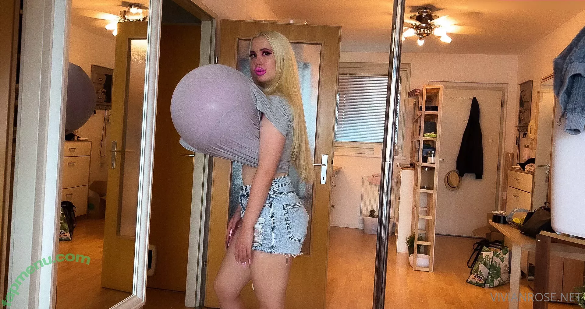 Vivian_Rose nude photo #0136 (VivianRoseSFW / a.scent.of.vivian.rose / vivianroseofficial)