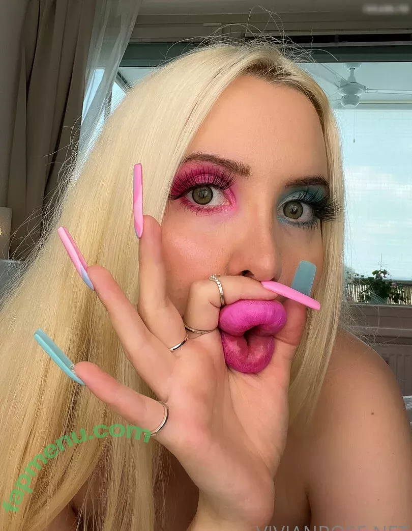 Vivian_Rose nude photo #0144 (VivianRoseSFW / a.scent.of.vivian.rose / vivianroseofficial)