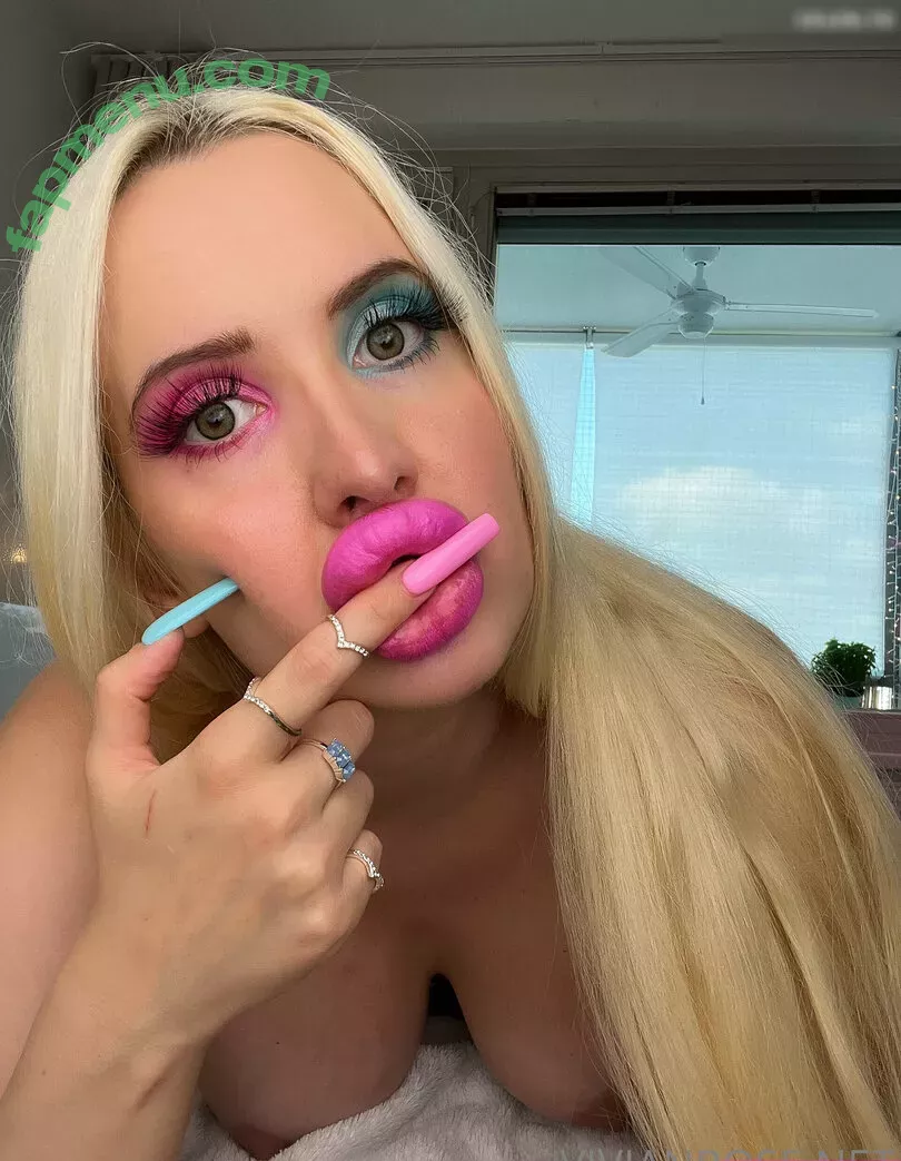 Vivian_Rose nude photo #0149 (VivianRoseSFW / a.scent.of.vivian.rose / vivianroseofficial)