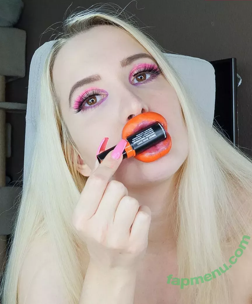 Vivian_Rose nude photo #0166 (VivianRoseSFW / a.scent.of.vivian.rose / vivianroseofficial)