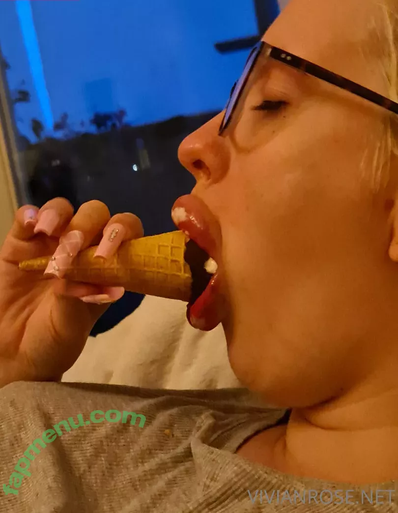 Vivian_Rose nude photo #0224 (VivianRoseSFW / a.scent.of.vivian.rose / vivianroseofficial)