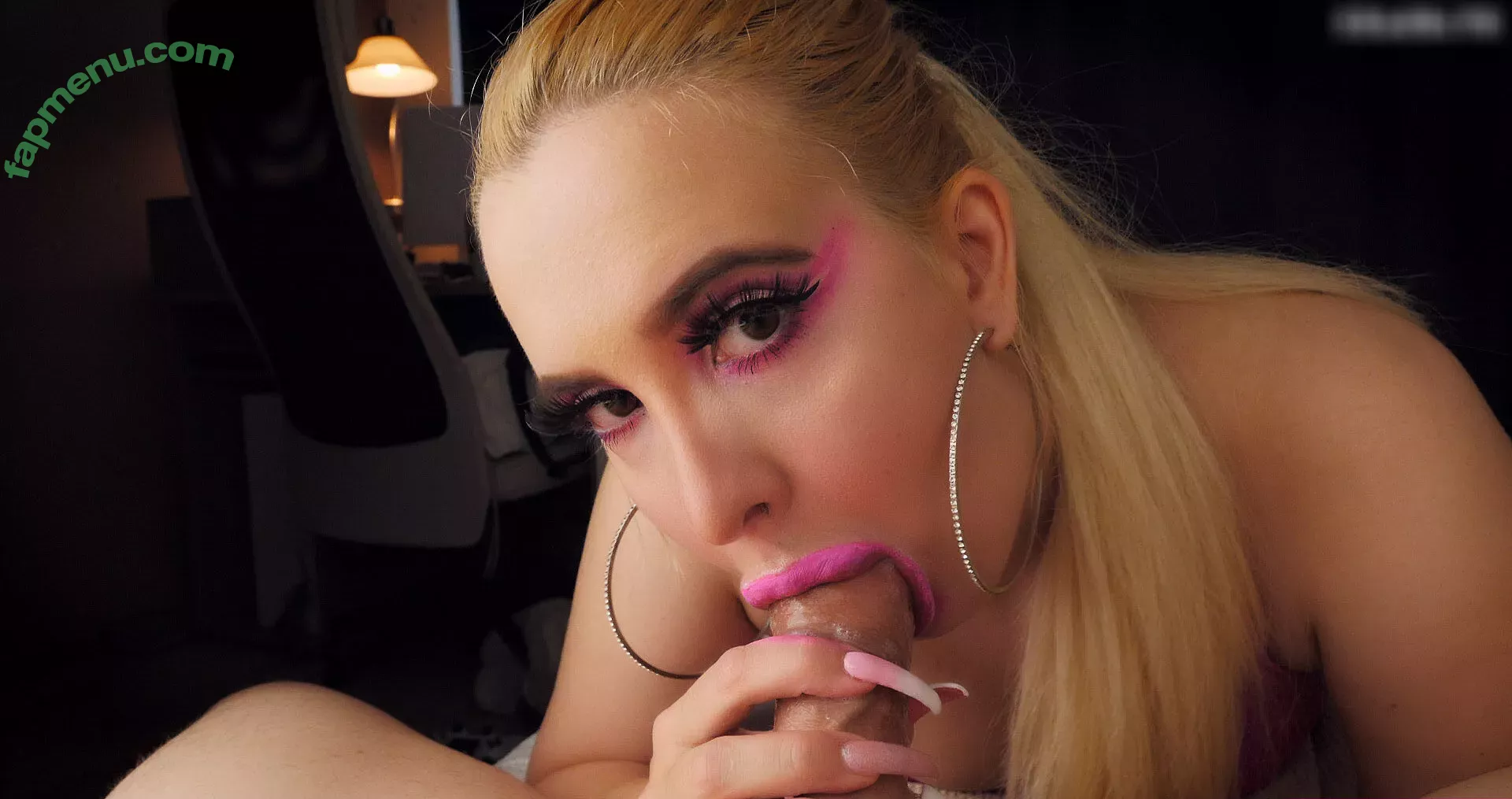 Vivian_Rose nude photo #0238 (VivianRoseSFW / a.scent.of.vivian.rose / vivianroseofficial)