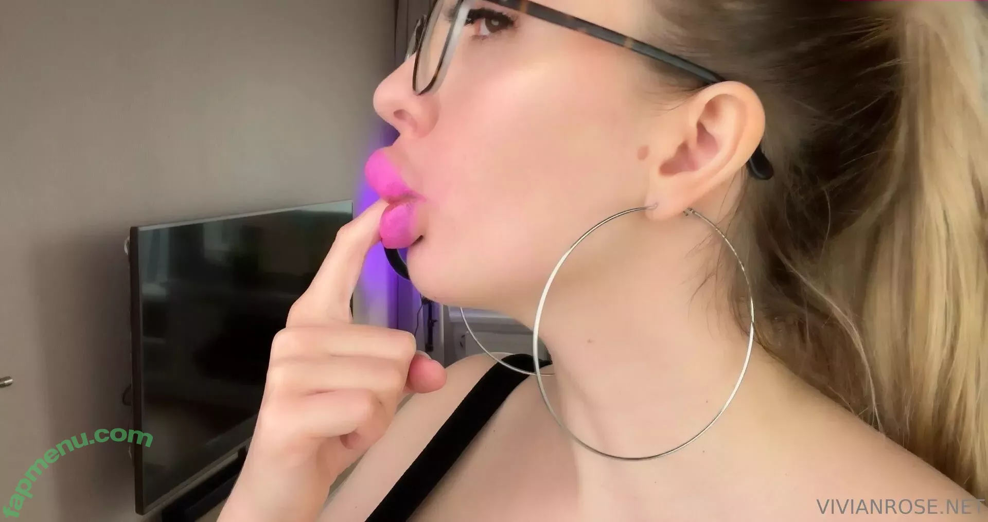 Vivian_Rose nude photo #0242 (VivianRoseSFW / a.scent.of.vivian.rose / vivianroseofficial)