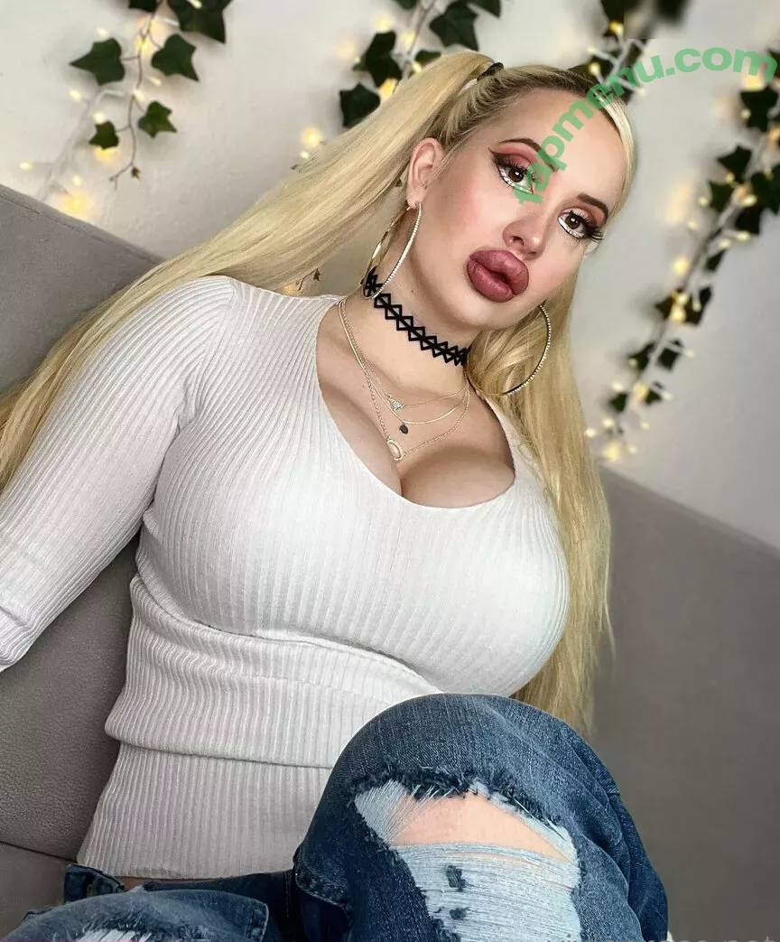 Vivian_Rose nude photo #0274 (VivianRoseSFW / a.scent.of.vivian.rose / vivianroseofficial)