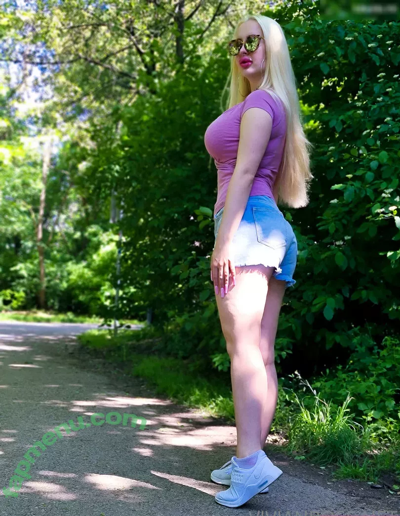 Vivian_Rose nude photo #0288 (VivianRoseSFW / a.scent.of.vivian.rose / vivianroseofficial)