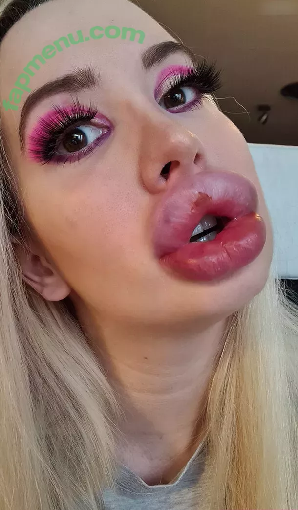 Vivian_Rose nude photo #0315 (VivianRoseSFW / a.scent.of.vivian.rose / vivianroseofficial)