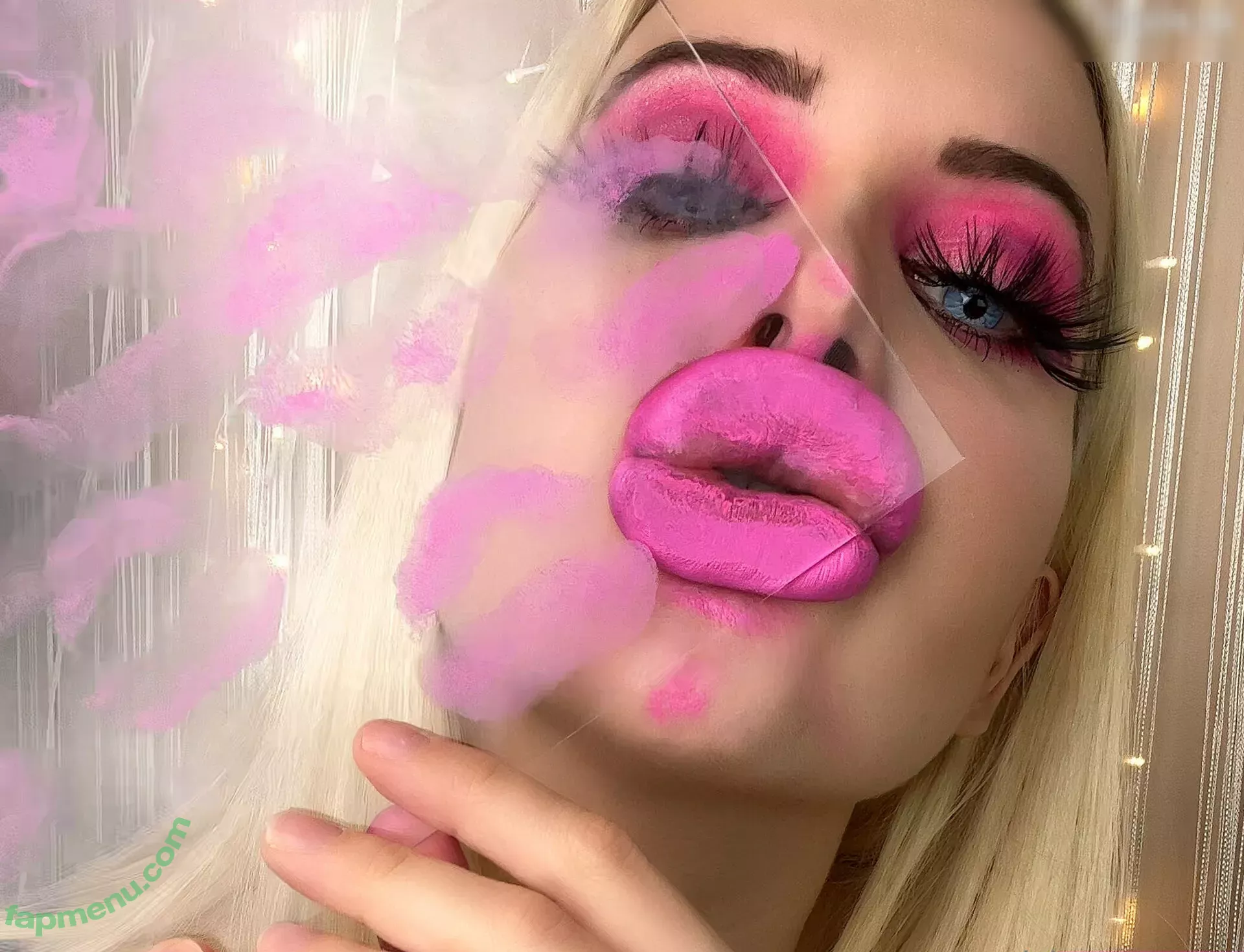 Vivian_Rose nude photo #0335 (VivianRoseSFW / a.scent.of.vivian.rose / vivianroseofficial)