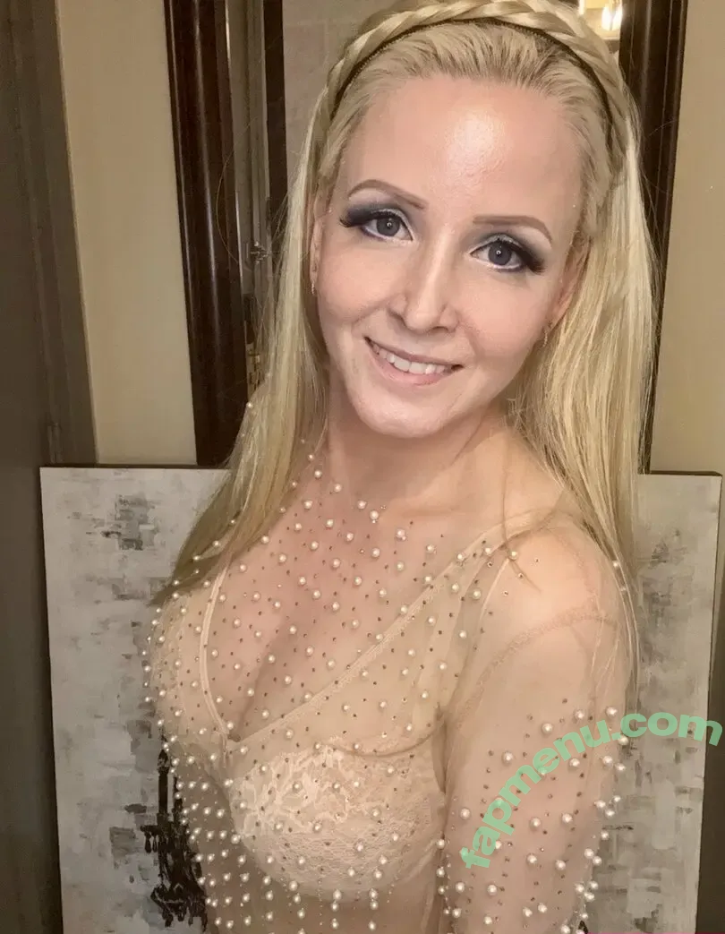 Vivian_Rose nude photo #1421 (VivianRoseSFW / a.scent.of.vivian.rose / vivianroseofficial)