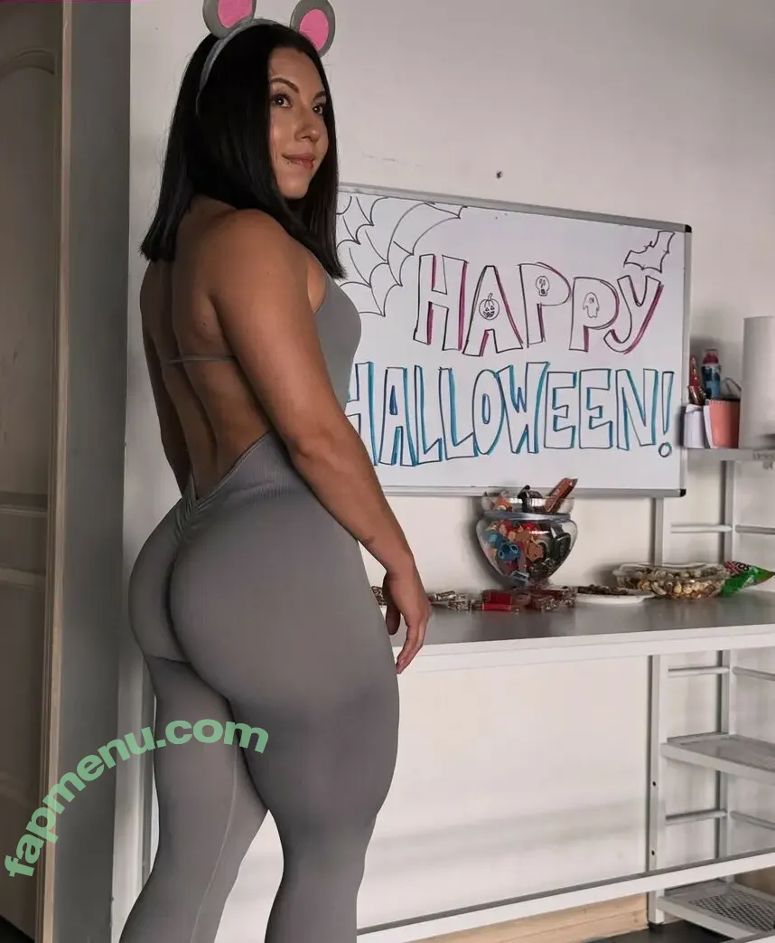 Vivian Saldana nude photo #0113 (vivi.anne.fitt)