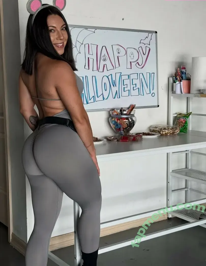 Vivian Saldana nude photo #0122 (vivi.anne.fitt)