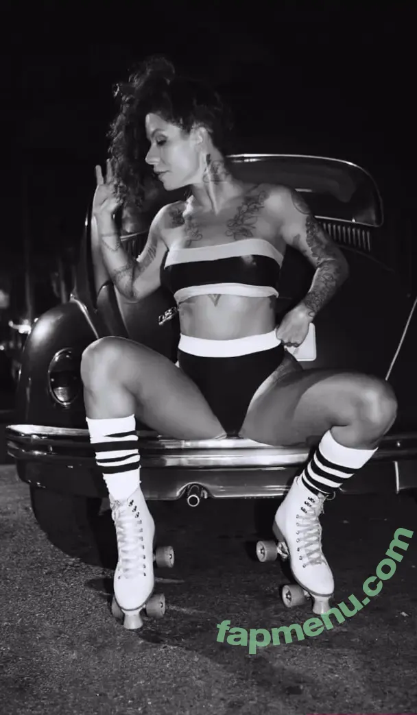 Vivian Seixas nude photo #0021 (djviviseixas)