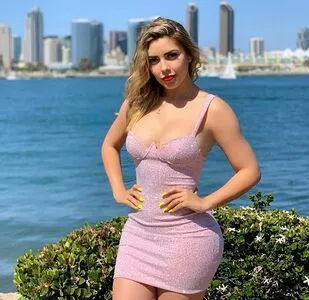 Viviane Lomelin / therealbrittfit / vivilomelin nude photo #0067