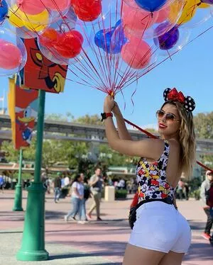 Viviane Lomelin / therealbrittfit / vivilomelin nude photo #0081