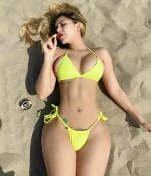 Viviane Lomelin / therealbrittfit / vivilomelin nude photo #0182