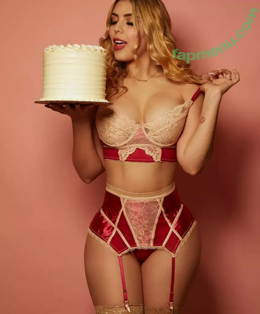 Viviane Lomelin nude photo #0133 (therealbrittfit / vivilomelin)