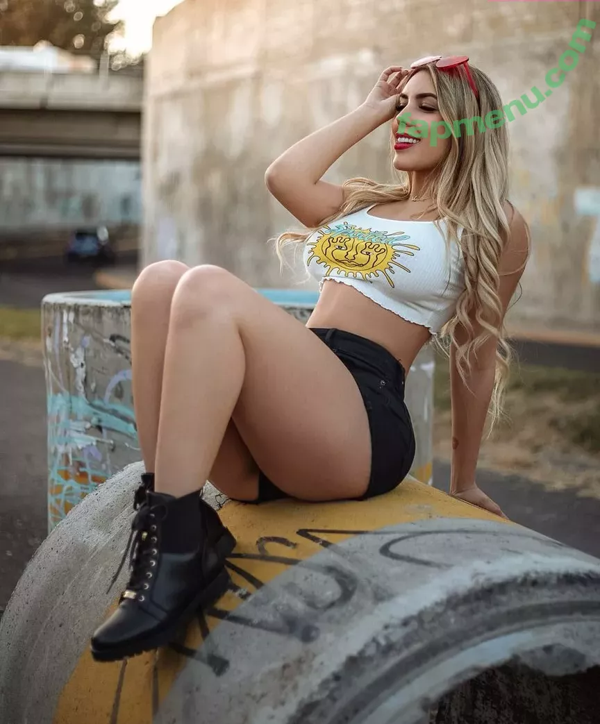 Viviane Lomelin nude photo #0189 (therealbrittfit / vivilomelin)