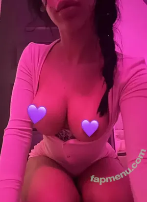 Vivianemilyy / Yourfavvv14 nude photo #0013