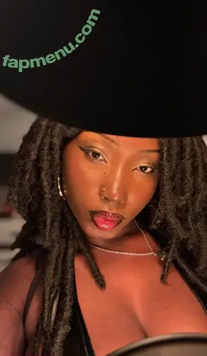 Vivicax.x nude photo #0150