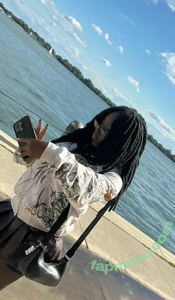 Vivicax.x nude photo #0146 (Vivicax.x)