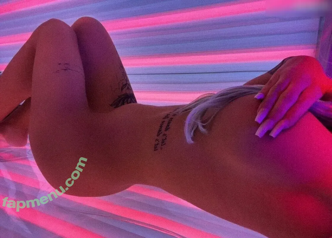Viviczkaaa nude photo #0019 (viviczka_)