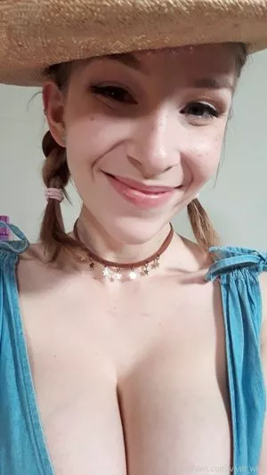 Vivid_Whit nude photo #0302