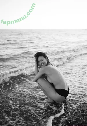 Vivien (Vivi) König / vivi_koenig nude photo #0154