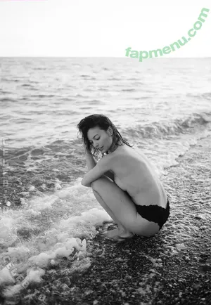 Vivien (Vivi) König / vivi_koenig nude photo #0156