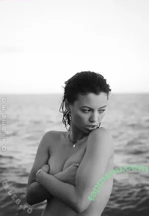 Vivien (Vivi) König / vivi_koenig nude photo #0158