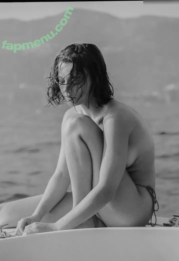 Vivien (Vivi) König nude photo #0011 (vivi_koenig)