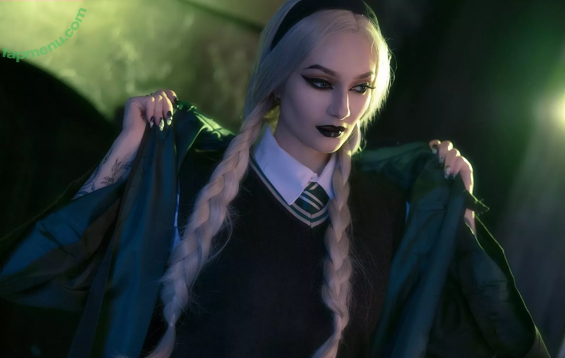 Vixena Siren nude photo #0140 (vixena_siren)