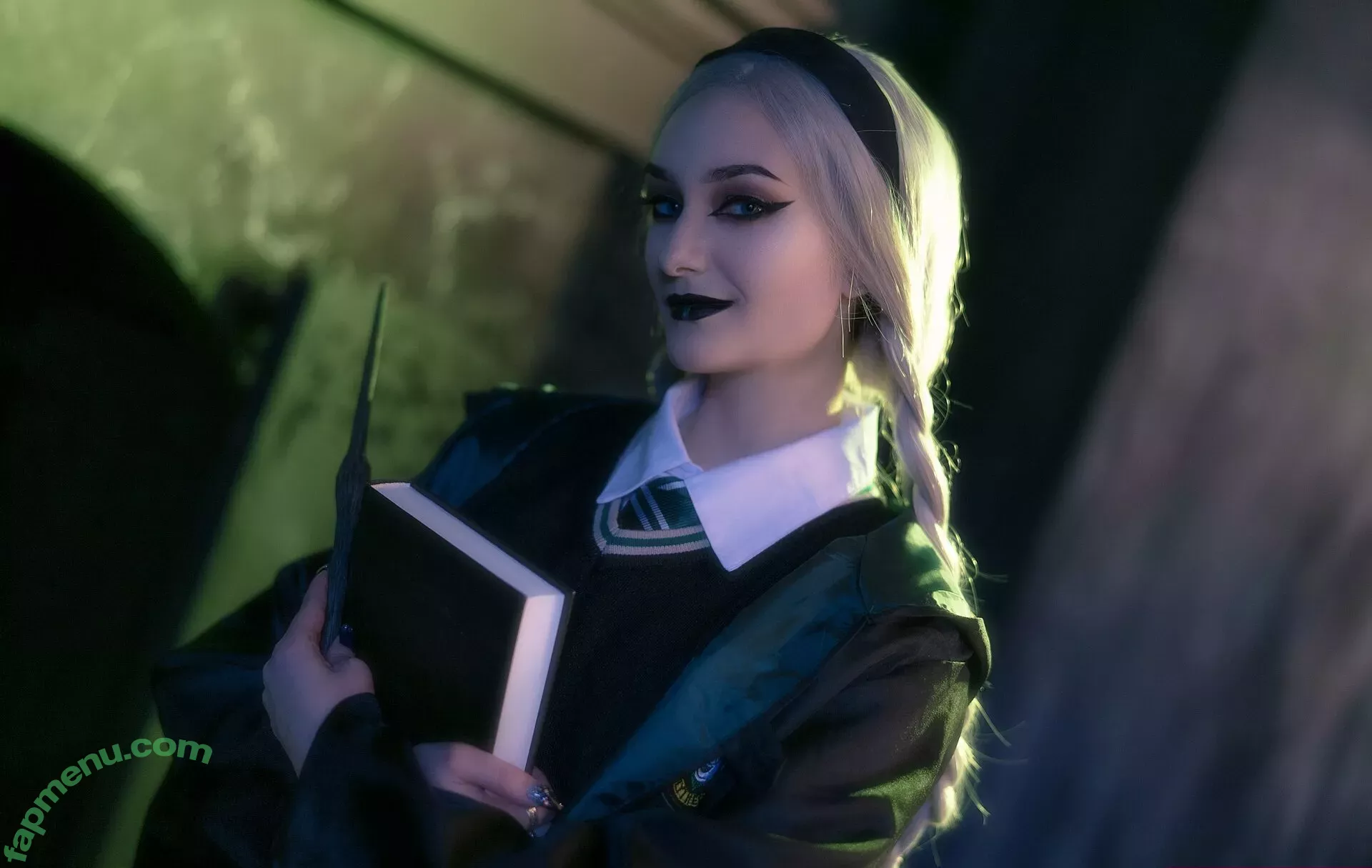 Vixena Siren nude photo #0141 (vixena_siren)