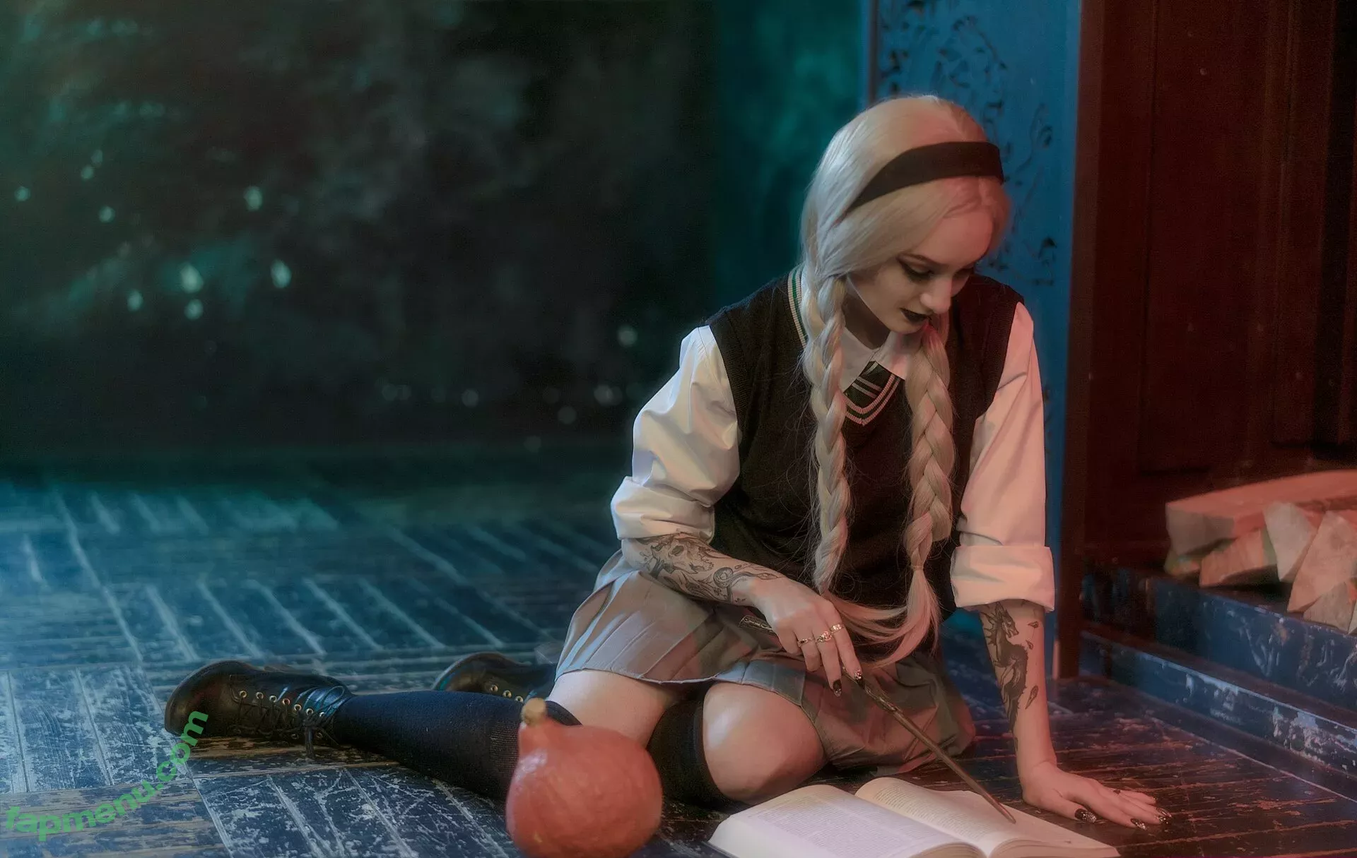 Vixena Siren nude photo #0145 (vixena_siren)