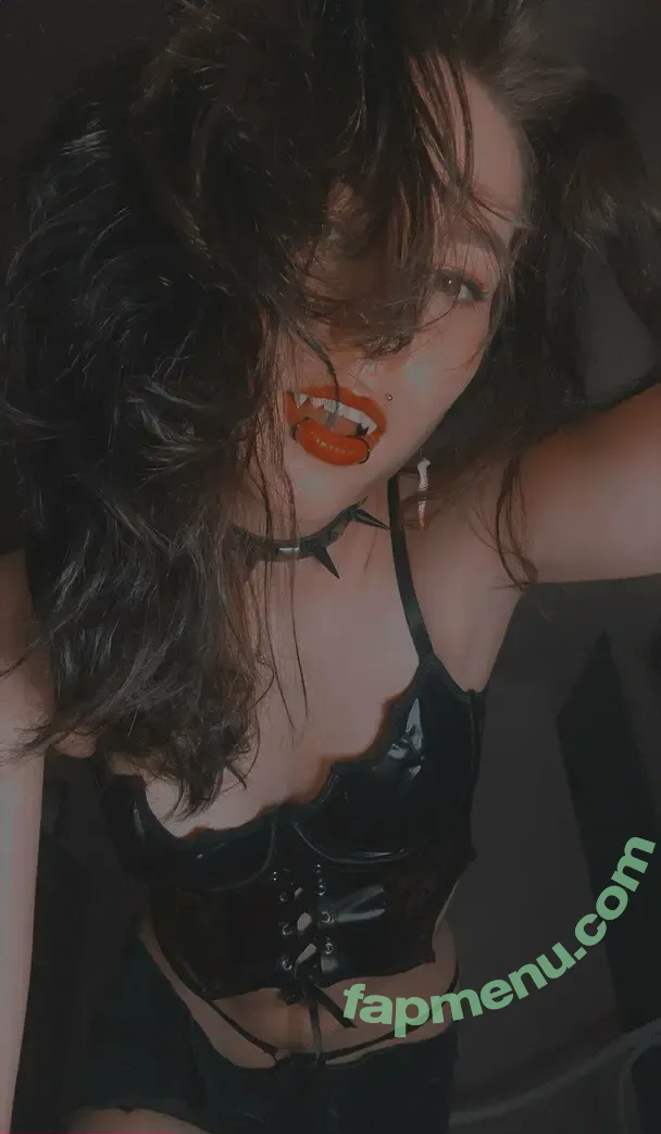 vixendeity nude photo #0041 (vixendeity)