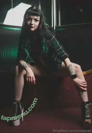 vixeyvex / artistic_limbo nude photo #0005
