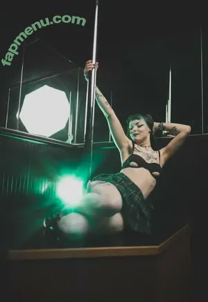 vixeyvex / artistic_limbo nude photo #0006