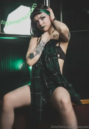 vixeyvex / artistic_limbo nude photo #0007