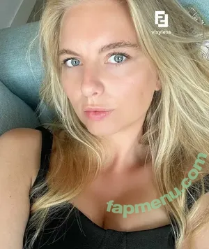  nude photo #0004