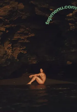 vladigal / vladigalagan nude photo #0003