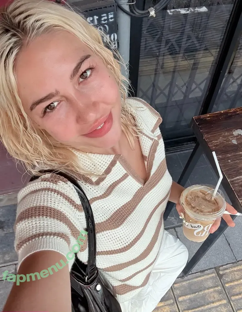 vulgar_princess nude photo #0029 (vulgar_princess)