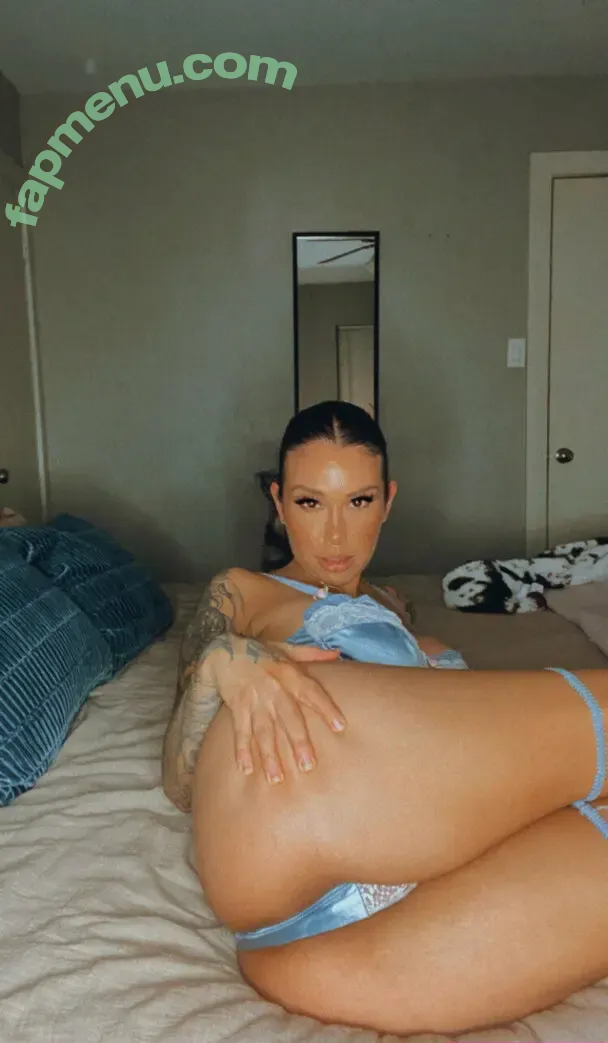 vulgarvanity nude photo #0018 (vulgar.vanity)