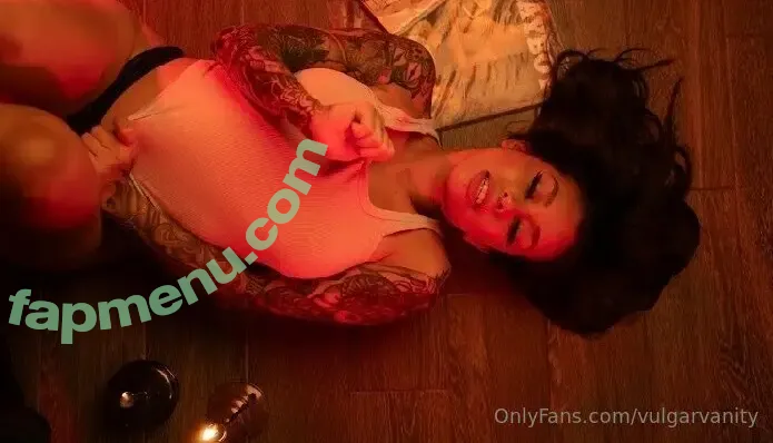 vulgarvanity nude photo #0024 (vulgar.vanity)