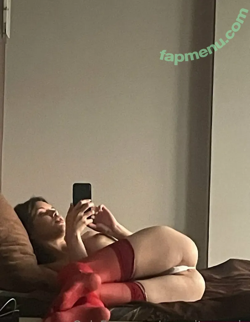 vvelliciia nude photo #0020 (heyheyzzy / juliaycht)