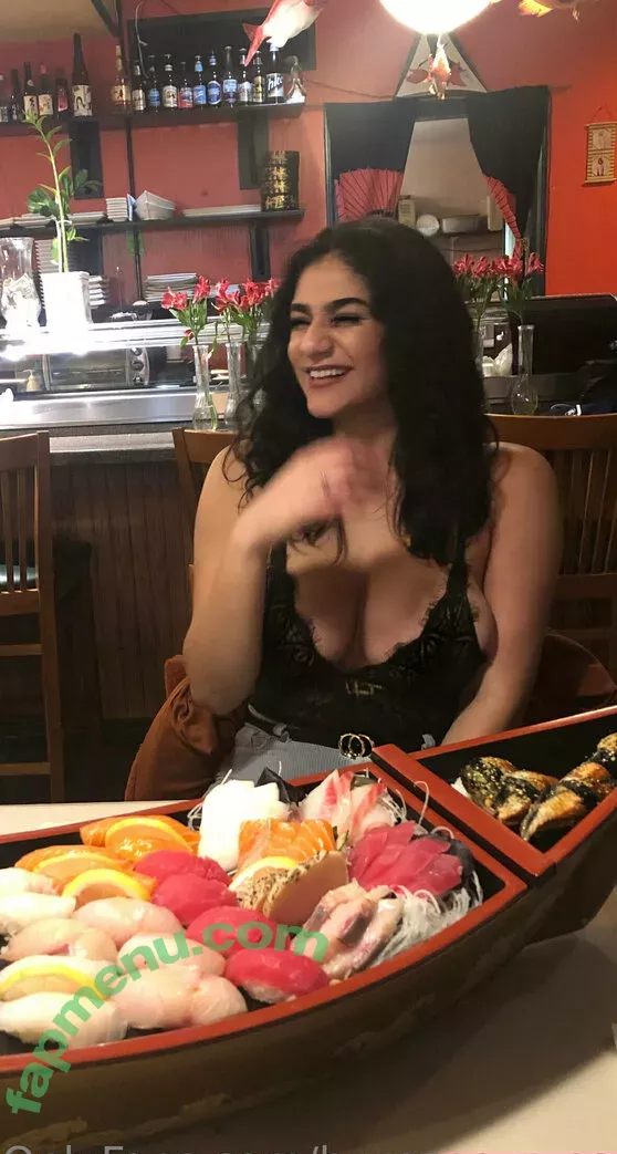 vvithoutshame nude photo #0002 (vvithoutshame)